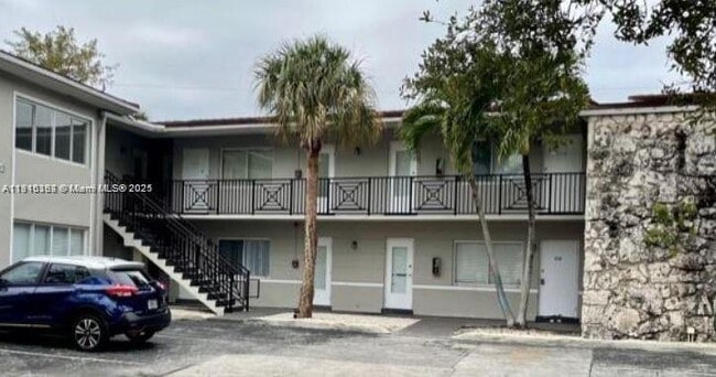 property at 95 Edgewater Dr