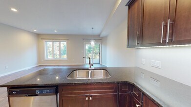 2235 Blackwater Rd in London, ON - Building Photo - Building Photo