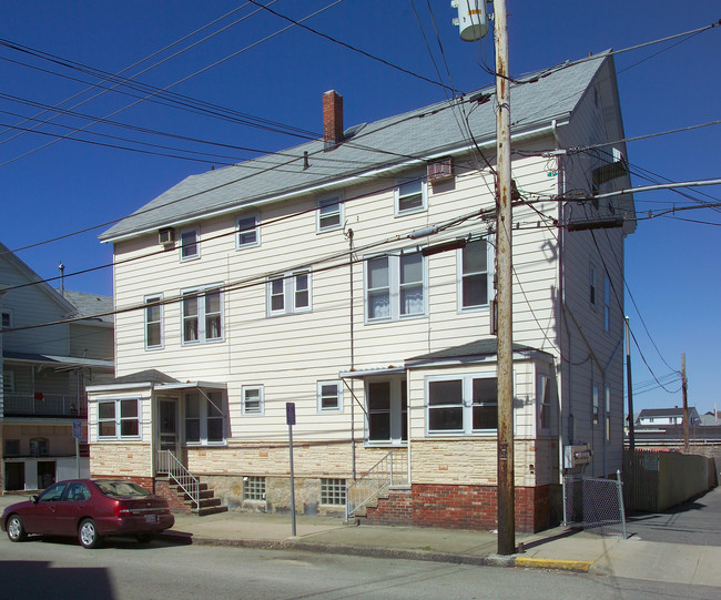 738-746 King Philip St in Fall River, MA - Building Photo - Building Photo