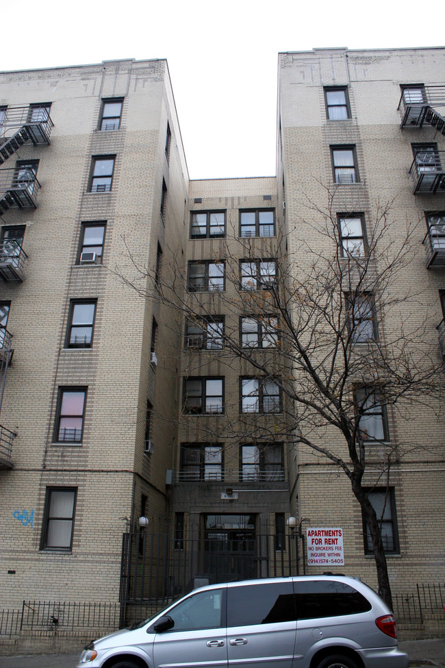 5 E 196th St in Bronx, NY - Building Photo - Building Photo