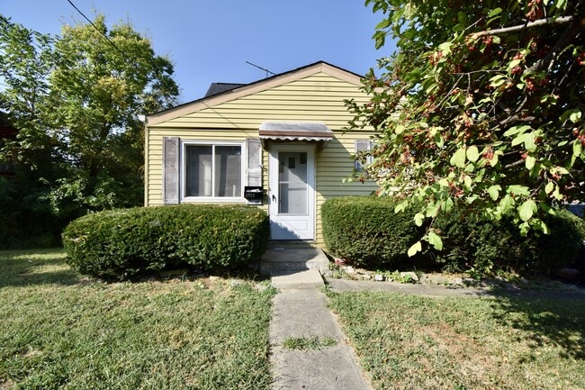3217 Queen City Ave in Cincinnati, OH - Building Photo - Building Photo