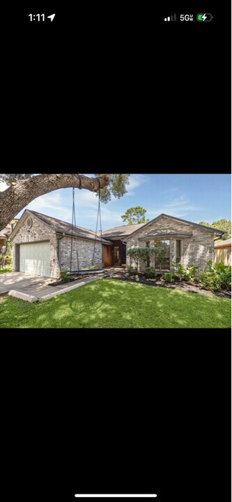 16330 Leamington Ln in Houston, TX - Building Photo