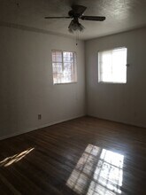 7722 Barton St in El Paso, TX - Building Photo - Building Photo