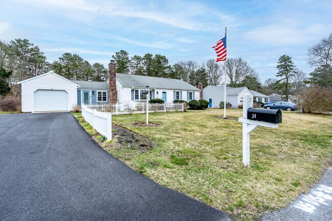 34 Elijah Childs Ln in Centerville, MA - Building Photo - Building Photo