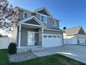 1824 E Warbler Ln in Post Falls, ID - Building Photo - Building Photo