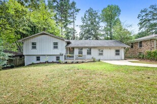 3089 Del Monico Dr in Decatur, GA - Building Photo