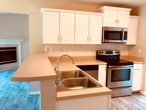 1085 Forest Lake Terrace in Niceville, FL - Building Photo - Building Photo