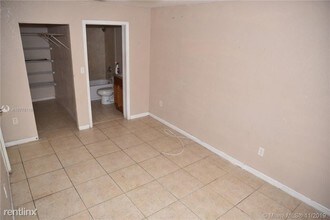 2325 NW 96th St-Unit -# 1 in Miami, FL - Building Photo - Building Photo