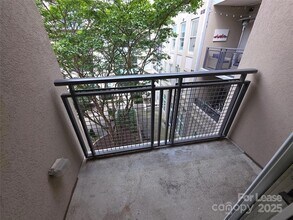 1315 East Blvd, Unit 404 in Charlotte, NC - Building Photo - Building Photo
