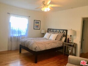 350 S La Jolla Ave in Los Angeles, CA - Building Photo - Building Photo