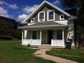 918 W 3rd St, Unit 918 w 3rd in Lawrence, KS - Building Photo