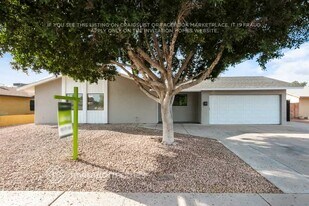 1027 E Frost Dr in Tempe, AZ - Building Photo