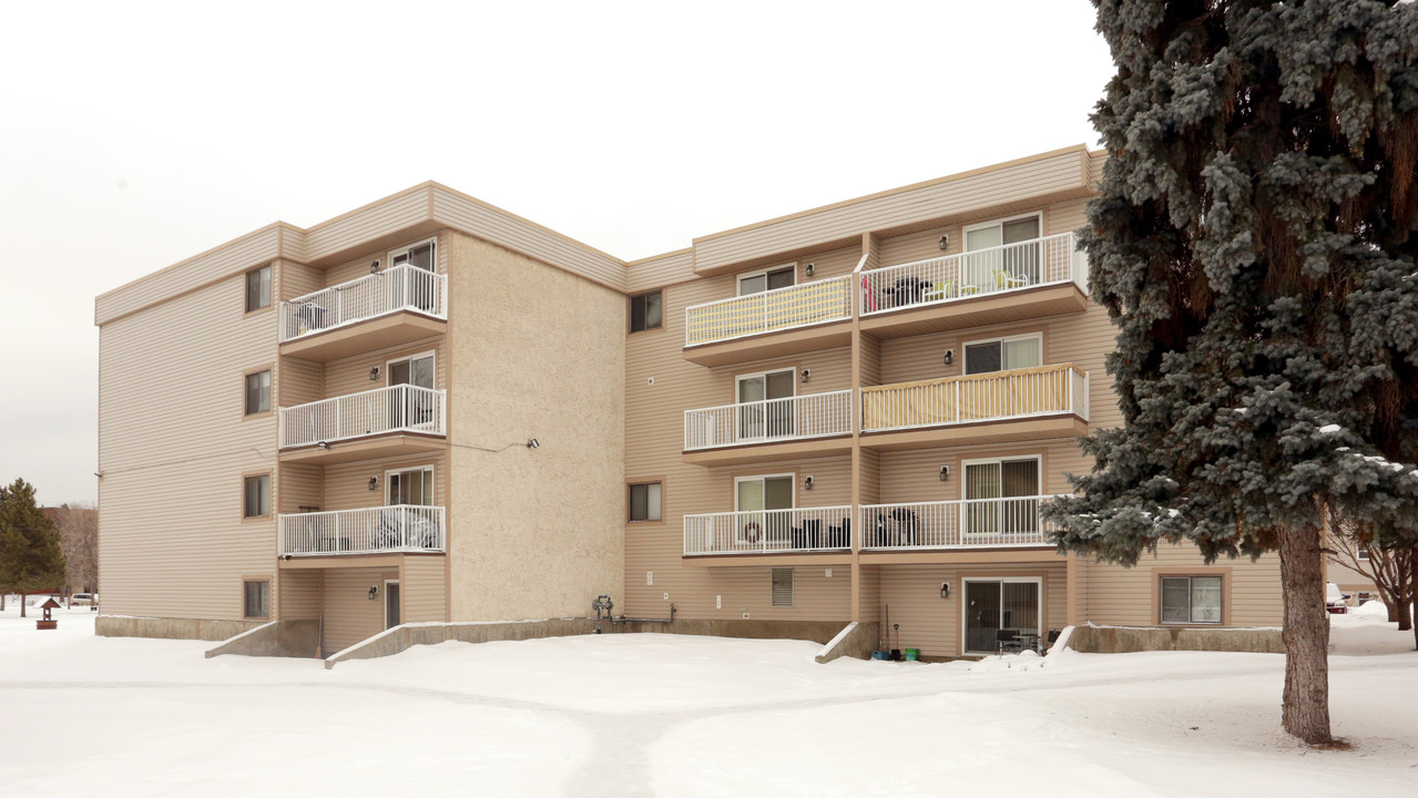 11314 109th Ave NW in Edmonton, AB - Building Photo