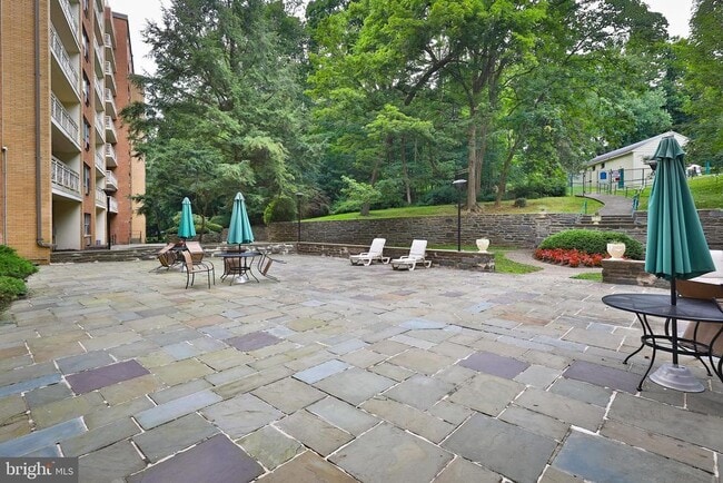 7900 Old York Rd in Elkins Park, PA - Foto de edificio - Building Photo