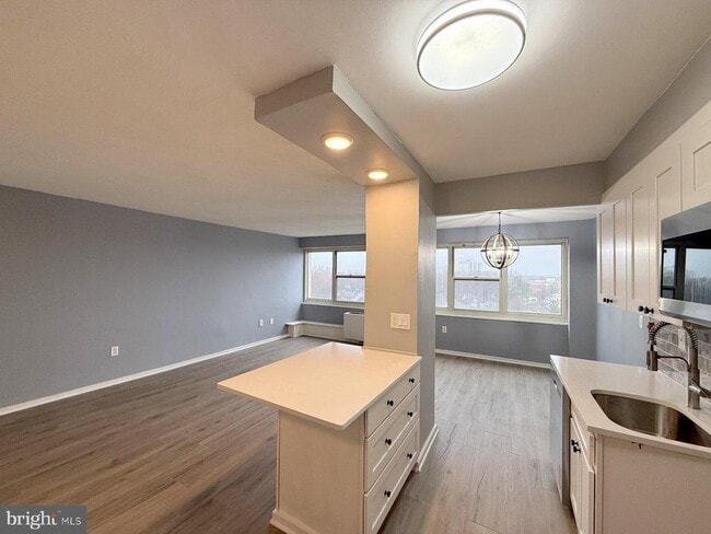 903 Barclay Towers in Cherry Hill Township, NJ - Building Photo - Building Photo