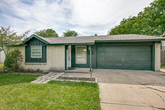 209 Wake Dr in Richardson, TX - Foto de edificio - Building Photo