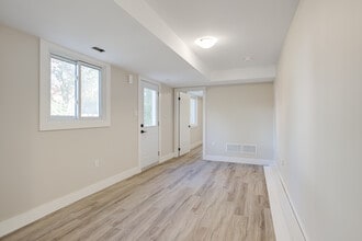 64 Collete Crescent in Barrie, ON - Building Photo - Building Photo