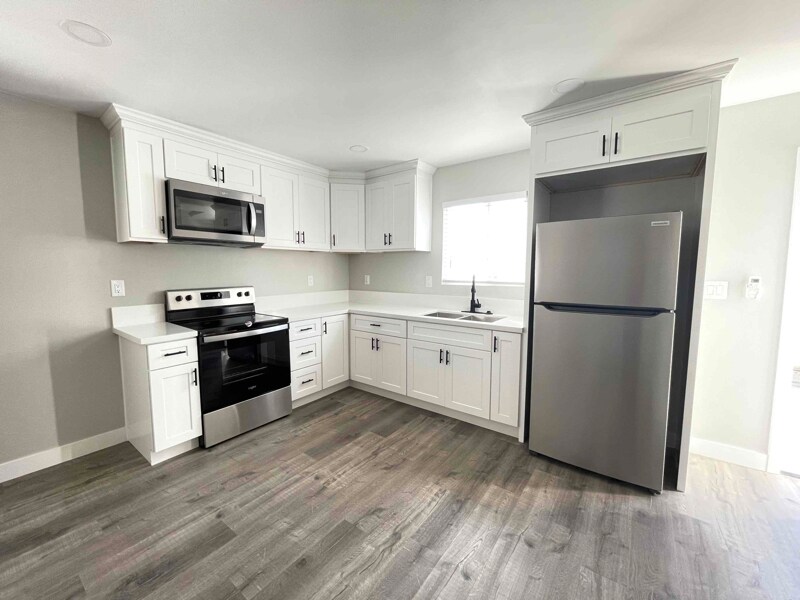 12080 Silicon Ave in Chino, CA - Building Photo