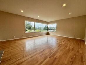 3116 W Emerson St in Seattle, WA - Building Photo - Building Photo