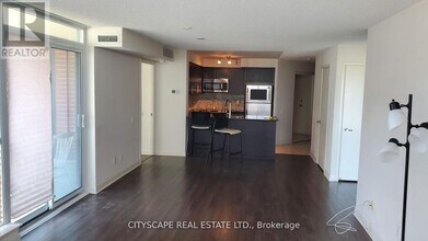 525 Wilson Ave in Toronto, ON - Building Photo - Building Photo