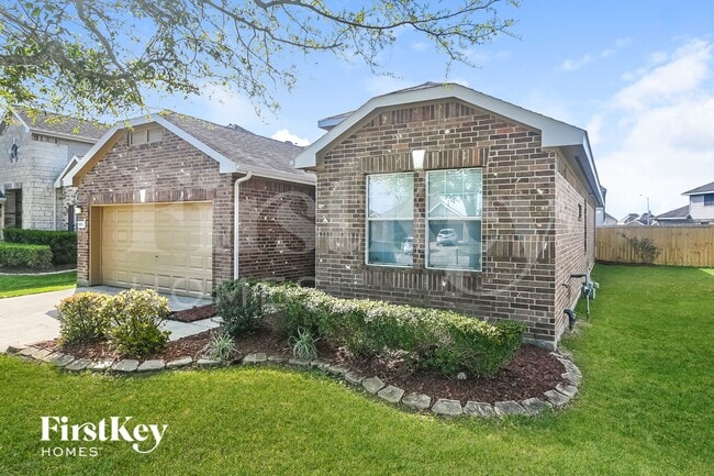 5006 Creekside Ave in Baytown, TX - Foto de edificio - Building Photo