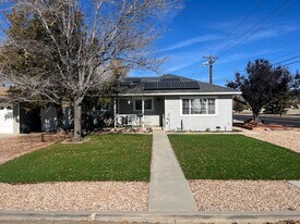 201 W A St in Tehachapi, CA - Building Photo