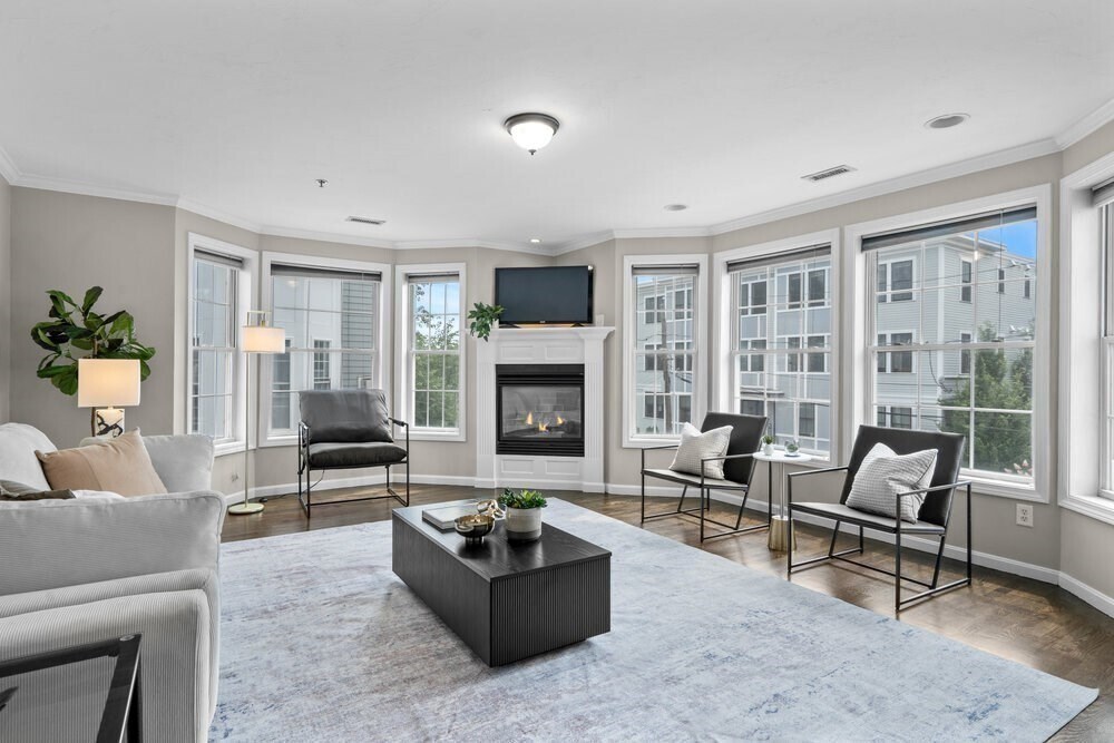 10 Saco St in Boston, MA - Building Photo