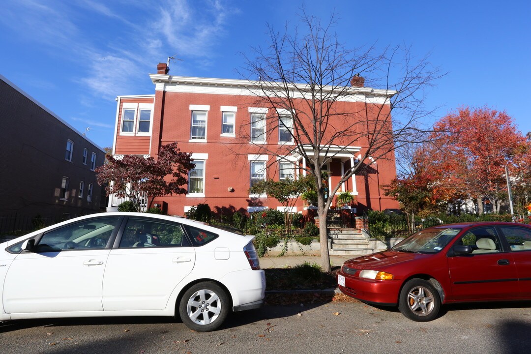 658 5th St NE in Washington, DC - Building Photo