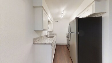 The Apollo at Bishop Ridge in Dallas, TX - Building Photo - Building Photo