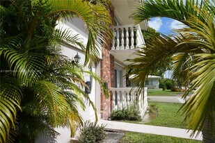 3100 S Le Jeune Rd in Coral Gables, FL - Building Photo