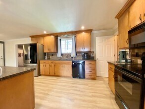 6513 W Chestnut Ave in Yakima, WA - Building Photo - Building Photo