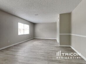 7913 Singing Ct Pl in Tampa, FL - Building Photo - Building Photo
