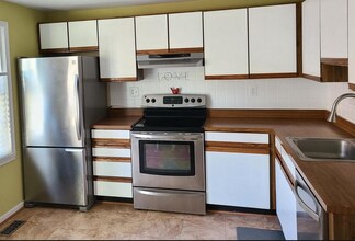 20519 Sterncroft Ct in Gaithersburg, MD - Foto de edificio - Building Photo