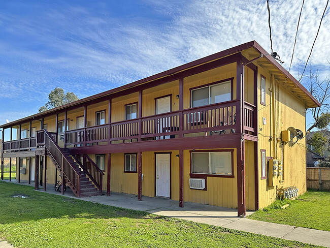 5619-5621 Arboga Rd in Marysville, CA - Foto de edificio - Primary Photo