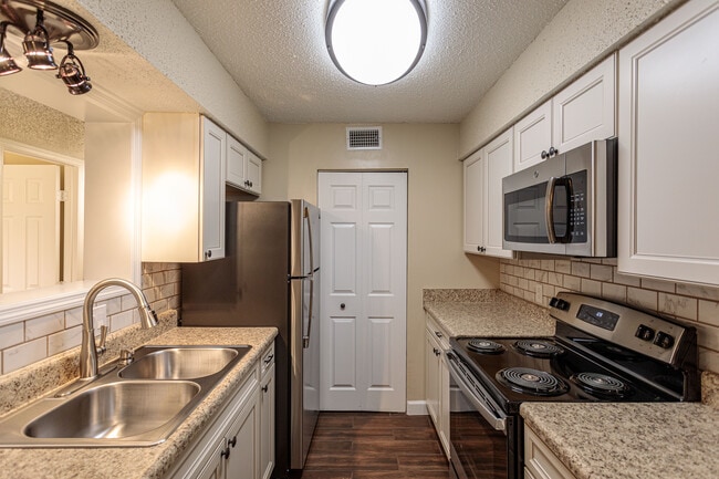 Royal Oaks Apartments