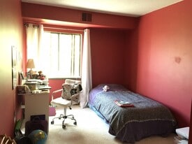 802 Stratford Dr in State College, PA - Building Photo