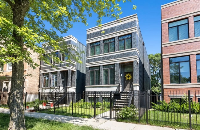 property at 544 E 46th Pl