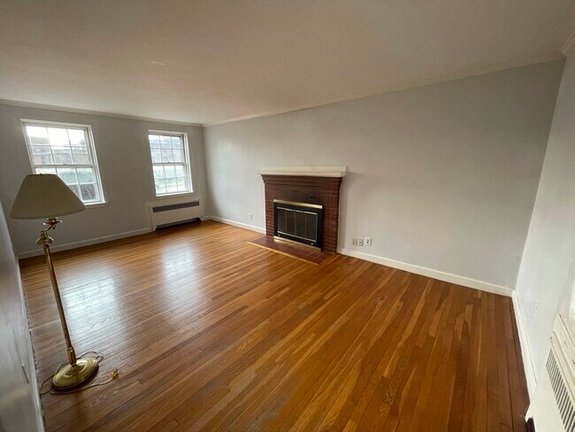 property at 39 Commonwealth Ave