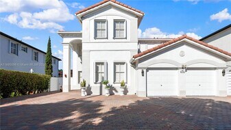 17994 NW 87th Pl in Hialeah, FL - Building Photo