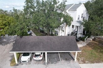 3301 Haviland Ct in Palm Harbor, FL - Foto de edificio - Building Photo