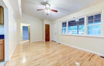 805 Holiday Ave in Hazelwood, MO - Building Photo - Building Photo