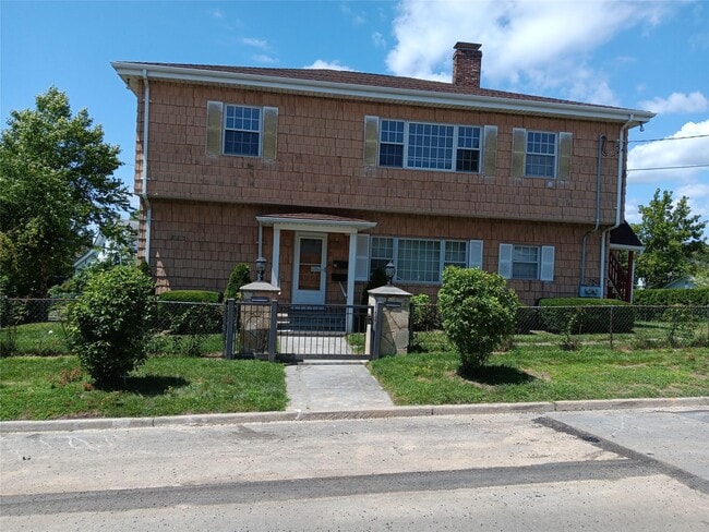 property at 2 Hillcrest Ave