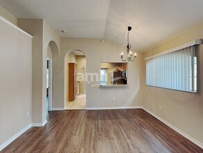 6911 Exeter Park Pl in Apollo Beach, FL - Building Photo - Building Photo