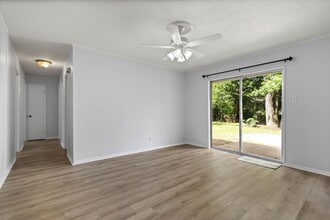2554 Dixie Ln in Mobile, AL - Building Photo - Building Photo