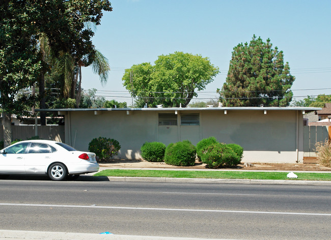 2833 N West Ave in Fresno, CA - Building Photo - Building Photo