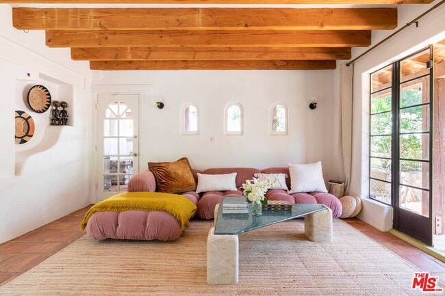 property at 3539 Canon Dr