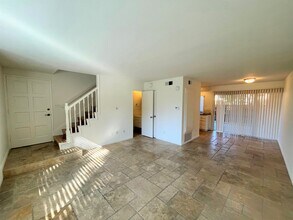 1128 Okapi Ln in Ventura, CA - Building Photo - Building Photo