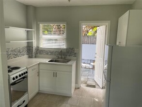 2805 NE 6th Ln in Wilton Manors, FL - Building Photo - Building Photo