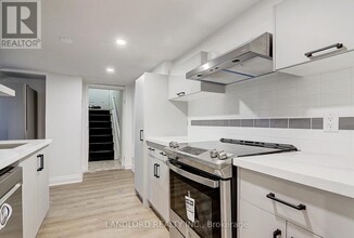 130 Lambton Ave in Toronto, ON - Building Photo - Building Photo