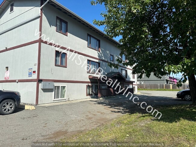 133 N Flower St in Anchorage, AK - Building Photo - Building Photo